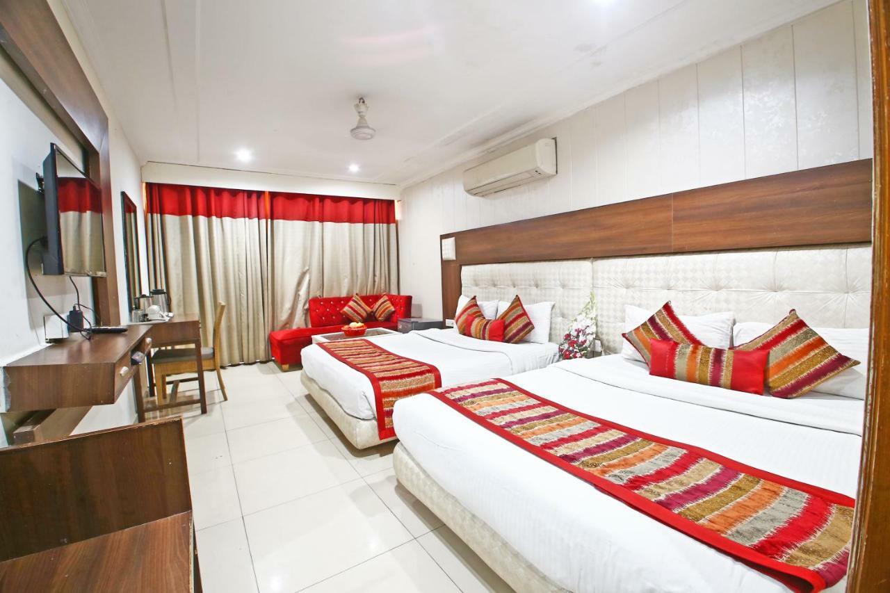 Hotel Diamond Plaza Chandīgarh Exterior foto